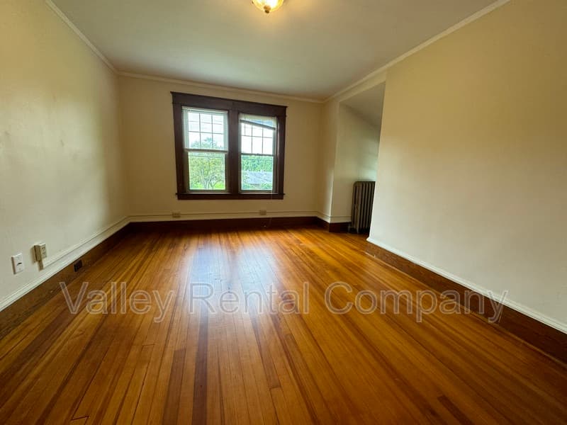 Sunderland House: 66 Old Amherst Road