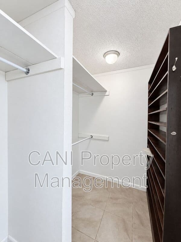 Sanford House: 1003 W 9th Street