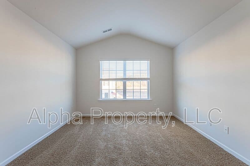 Greer Townhome: 34 Moorlyn Ln