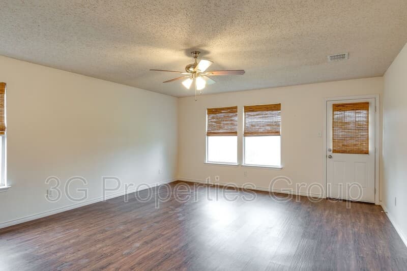 Little Elm House: 1561 Knottingham Drive