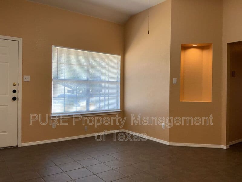 Round Rock Condo: 1001-A Christopher Ave