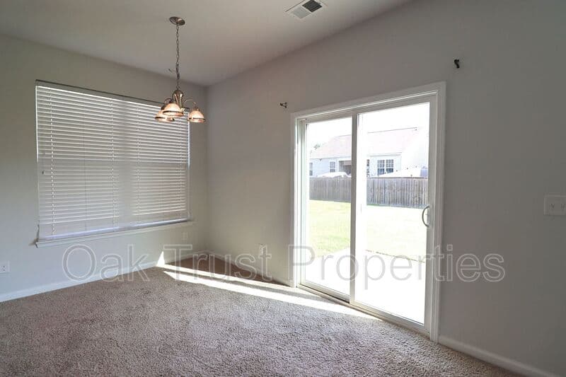 North Charleston House: 7716 Haywood Street
