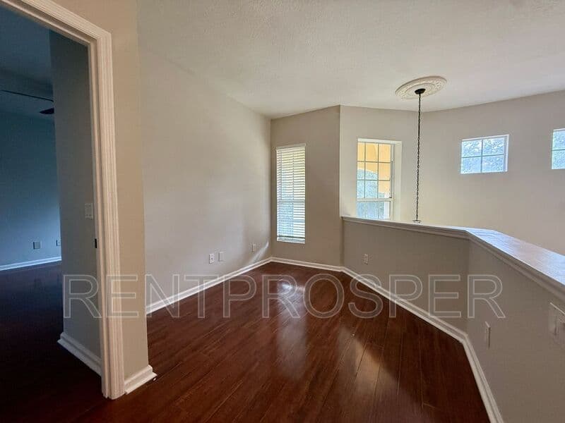 Melbourne House: 4275 Canby Drive