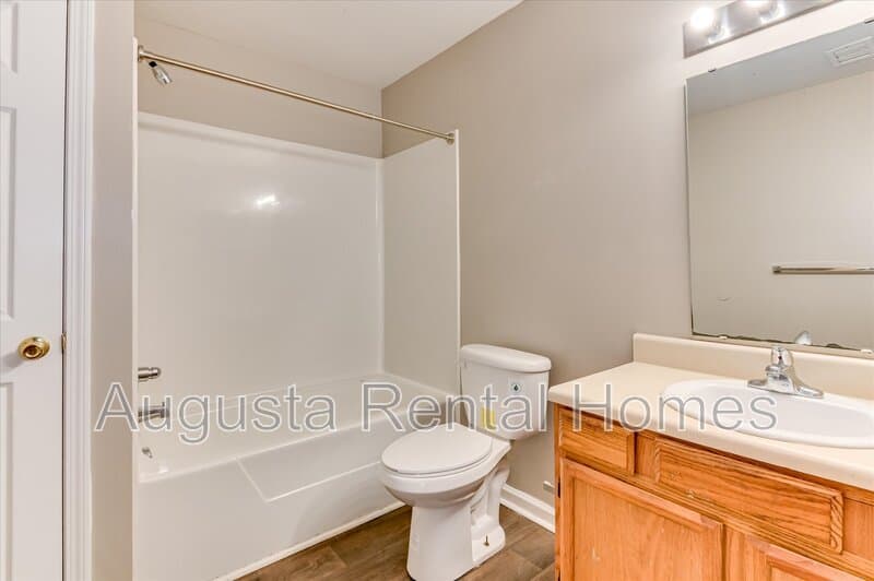 Edgefield Condo: 320 Peachtree Street - 325-6