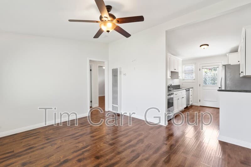 Costa Mesa Condo: 241 E 18th Street