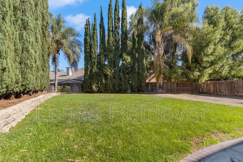 Tracy House: 2359 Riviera Ct