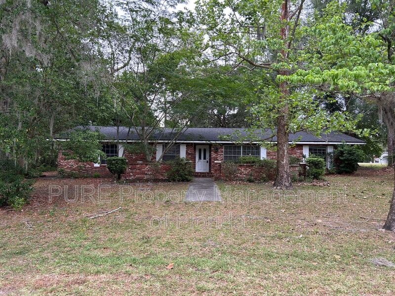 Ocala House: 711 NE 41st Avenue