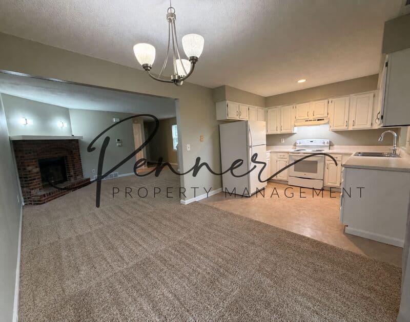 Blue Springs House: 2614 NW 3rd Terrace