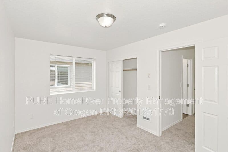 Portland House: 141 NE 147th Ave