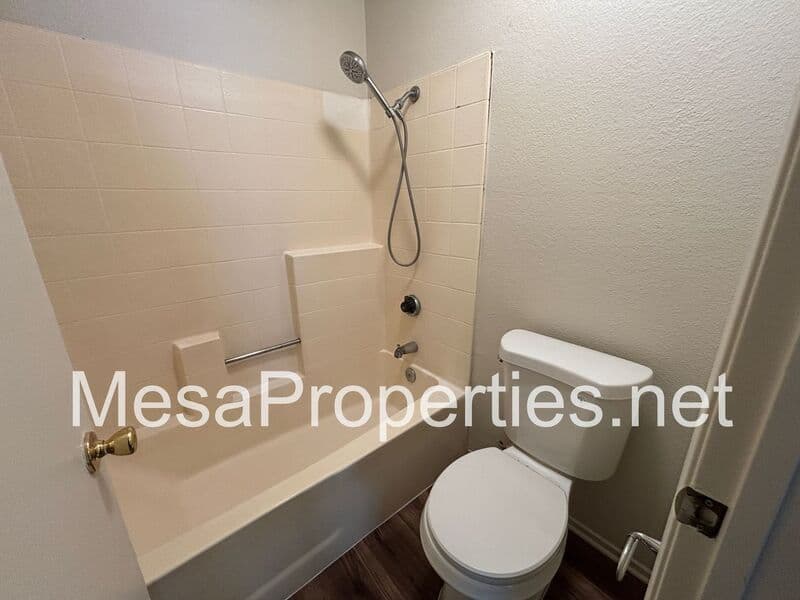 Fontana House: 14721 Cinnamon Dr