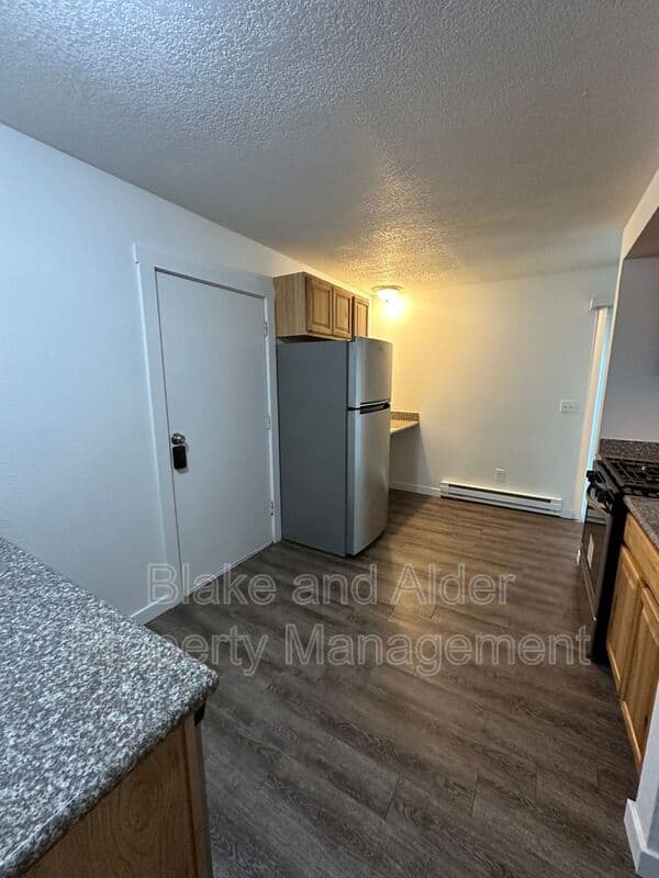 Portland House: 15847 SE Stark Street