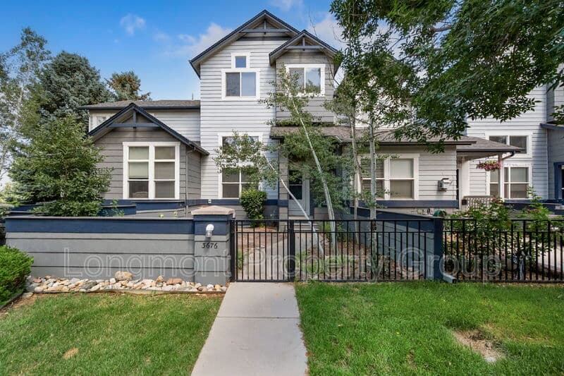 Longmont Townhome: 3676 Oakwood Drive