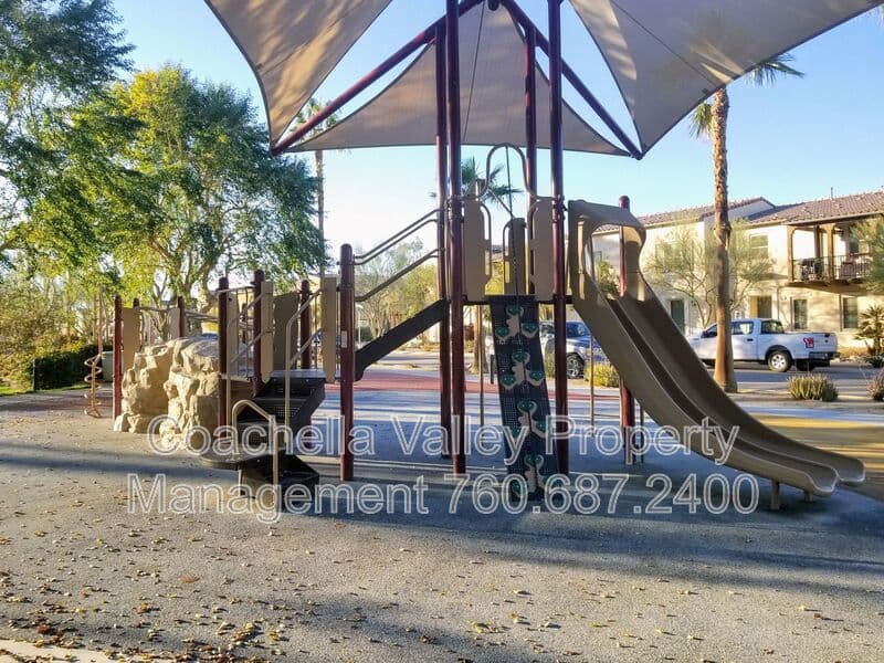 Palm Desert Condo: 321 Paseo Gusto