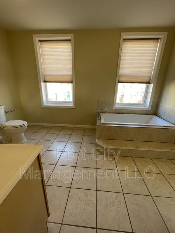 Baltimore Townhome: 14 South Ann Street