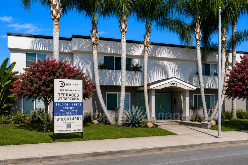 Tarzana House: 5919 Reseda Blvd 48