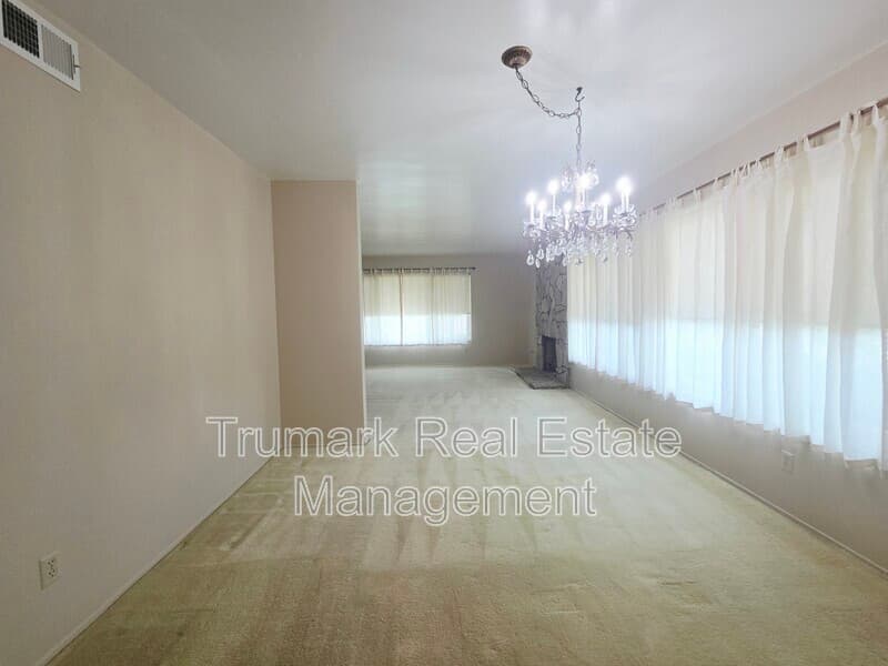 Glendale House: 3933 Karen Lynn Dr