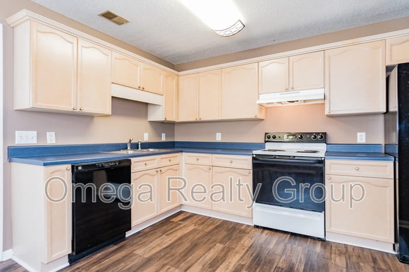 Moody House: 2038 Plantation Pkwy