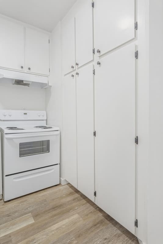 Los Angeles Condo: 12500 Culver Boulevard - 213