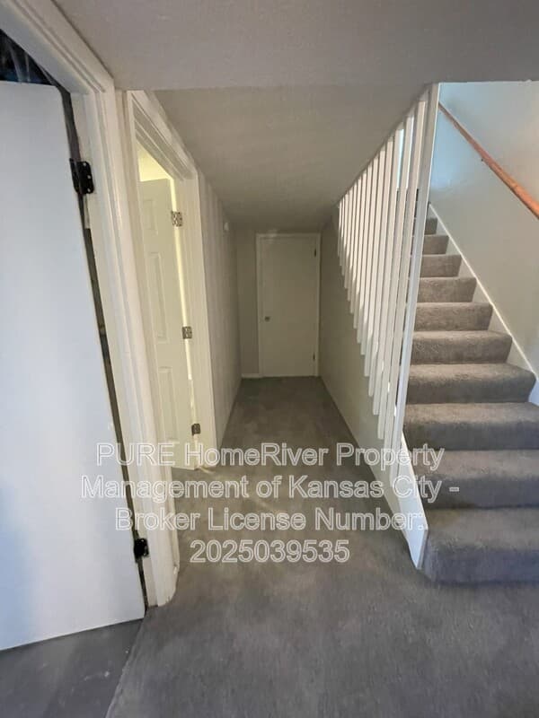 Kansas City House: 9108 E 43RD TER