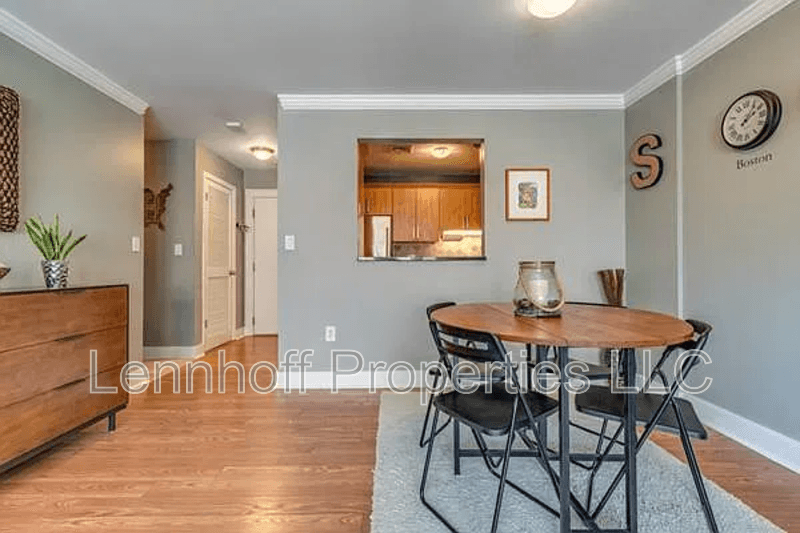 Salem Condo: 289 Essex Street - 305