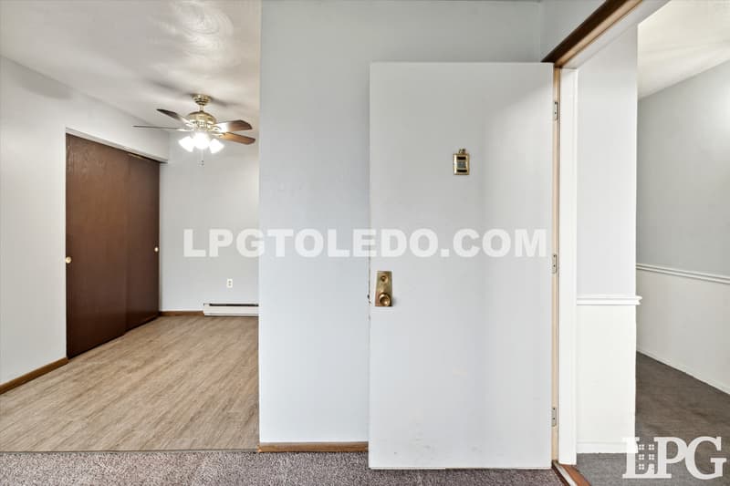 Toledo Apartment: 6016 Secor Rd