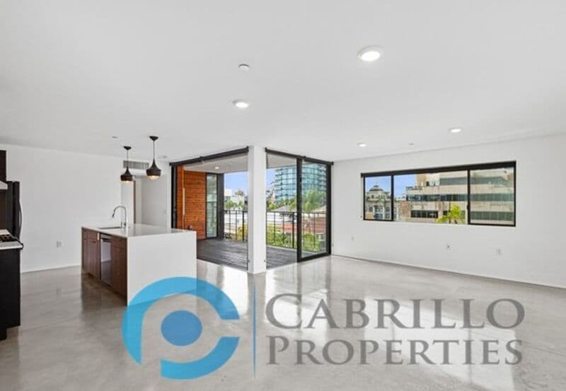 San Diego Apartment: 2870 Fourth Ave