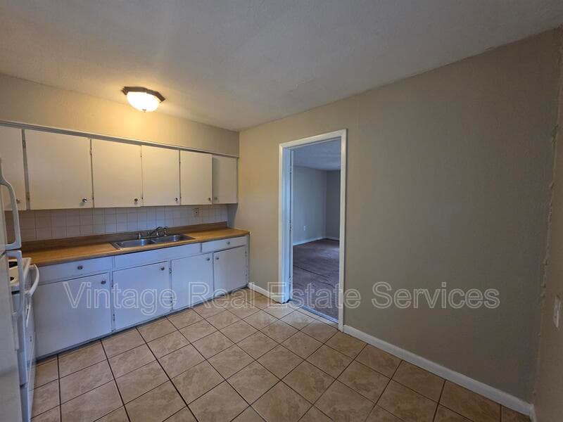 Tampa House: 1512 W Comanche Ave