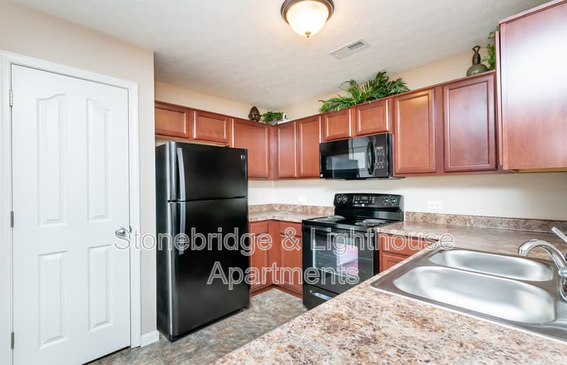 Jeffersonville Condo: 201 Stonebench Circle