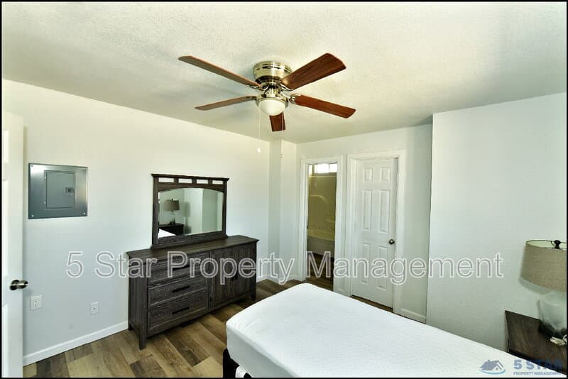 El Paso Condo: 6806 Alameda Ave