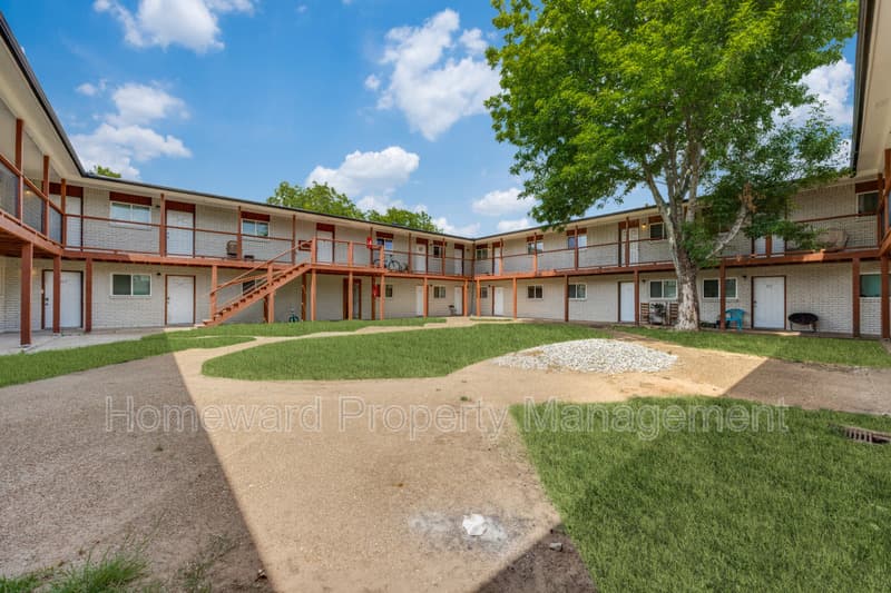 Denison Condo: 1001 West Elm Street - 204