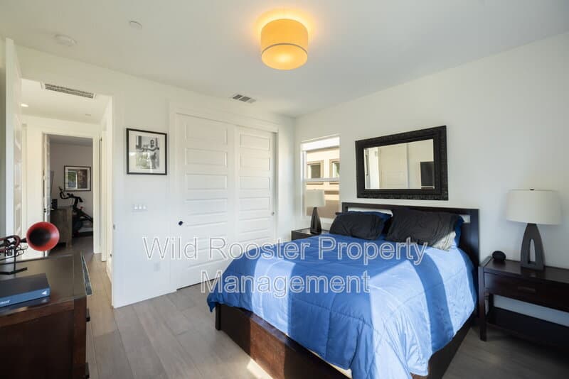 Sacramento House: 3500 Forney Way