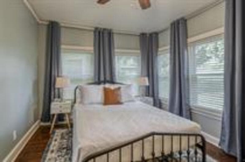 Kansas City Condo: 3400 Gillham Rd - 1N