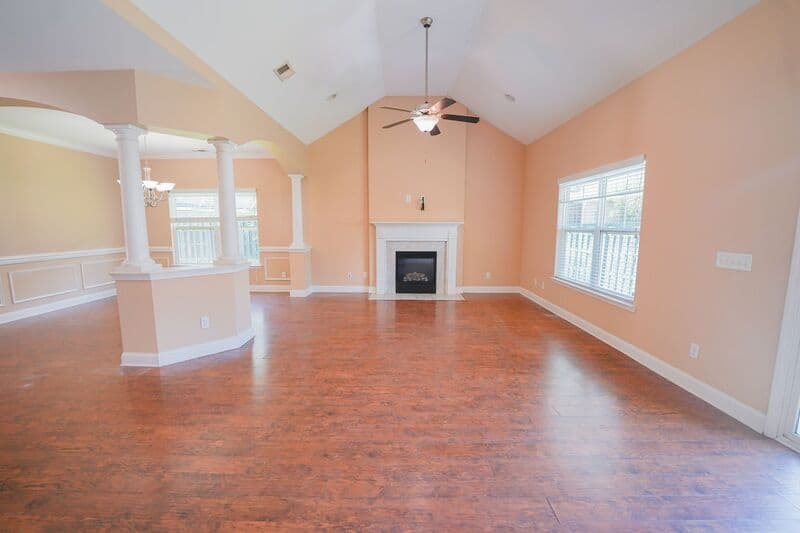 Richmond Hill House: 252 Cottonham Ct