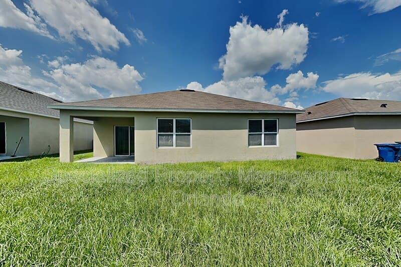 Winter Haven House: 178 Fall Glo Rd
