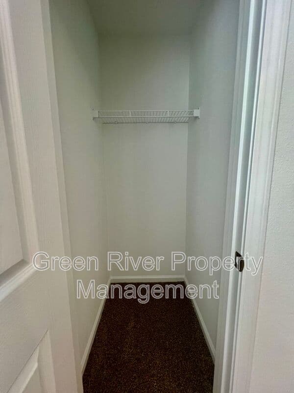 Middleburg House: 827 Rivertree Place