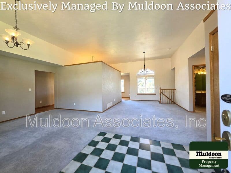 Colorado Springs House: 5552 Wells Fargo Dr