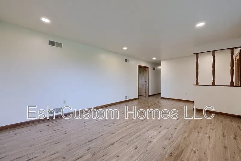 Lancaster House: 2208 Forry Road