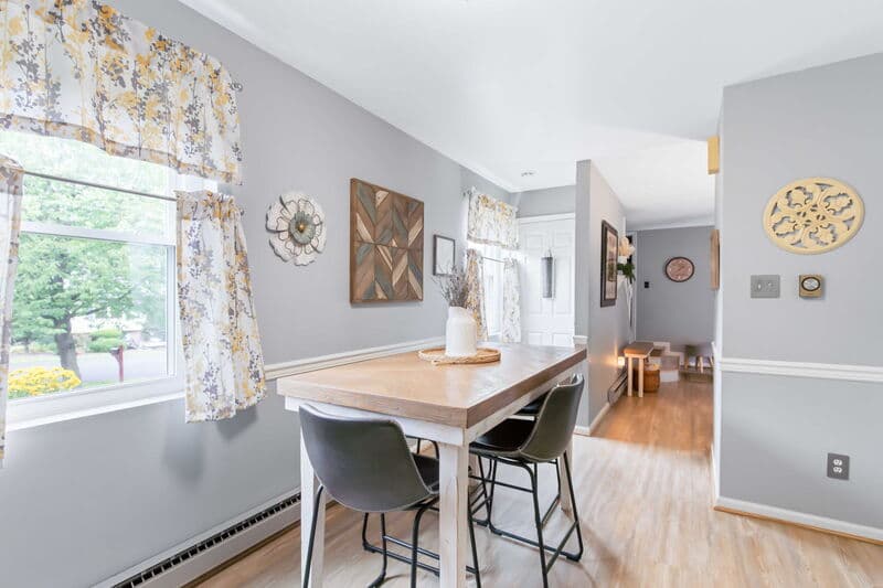 Littiz House: 24 Knollwood Drive