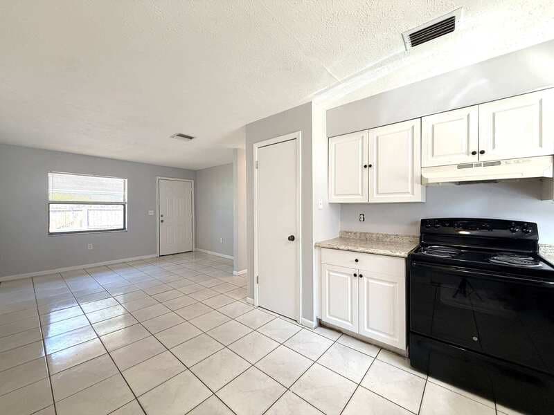 Tampa Condo: 1413 East 99th Avenue