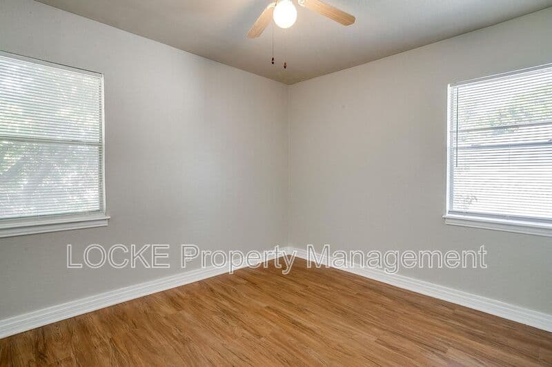 Fort Worth House: 3421 South University Drive