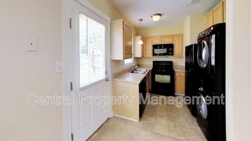 Simpsonville House: 108 Silverbrook Drive