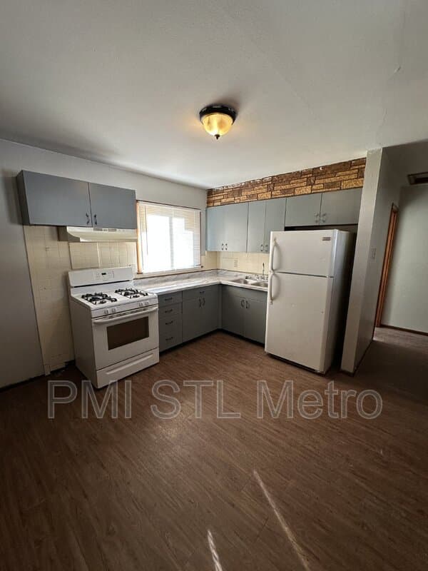 Saint Louis House: 1450 Fairmeadows Ln
