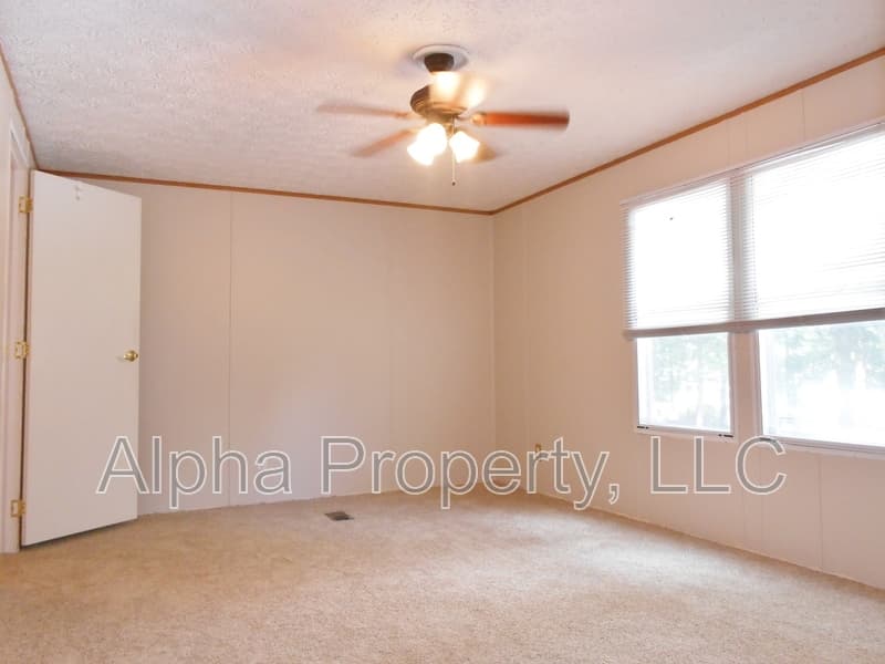 Spartanburg House: 1301 Carolina Country Club Road