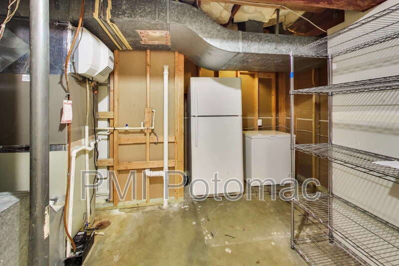 Potomac House: 7724 Fontaine Street