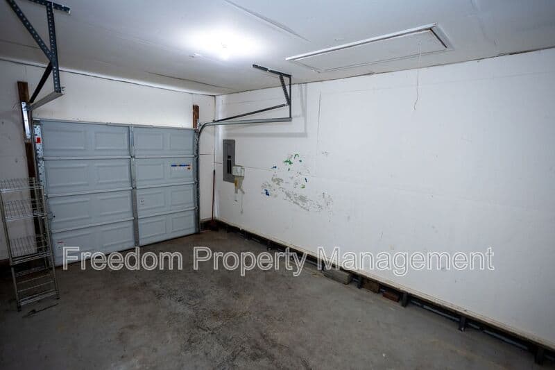 Manassas House: 10116 Wimbledon Ct