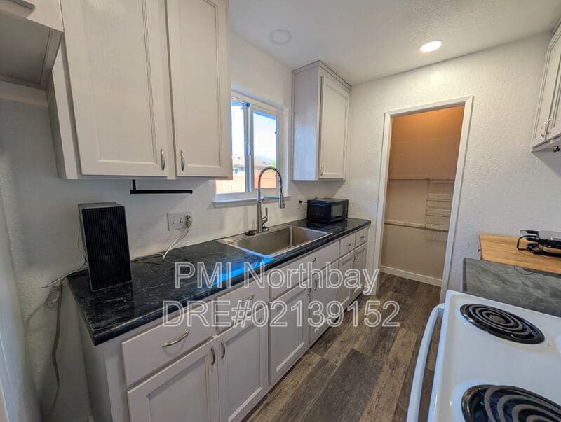 Suisun City House: 232 Long St