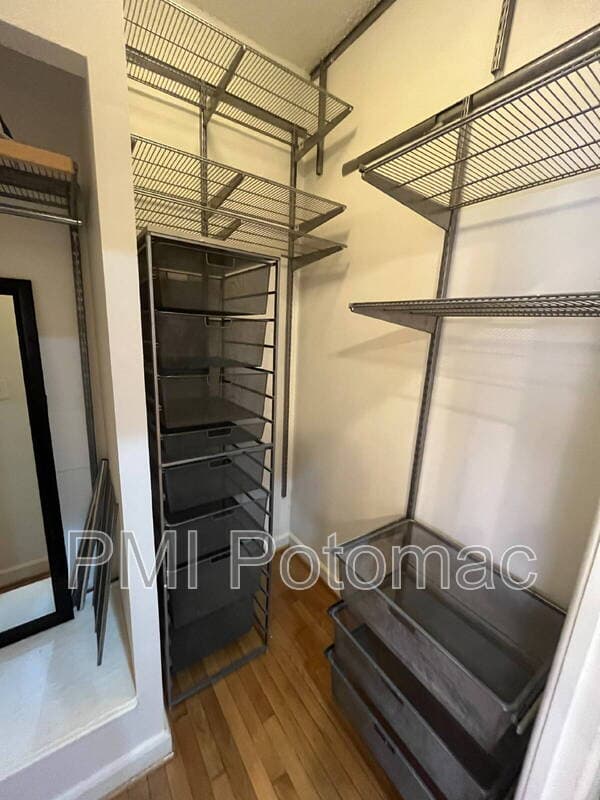 Washington Condo: 1401 Columbia Rd NW