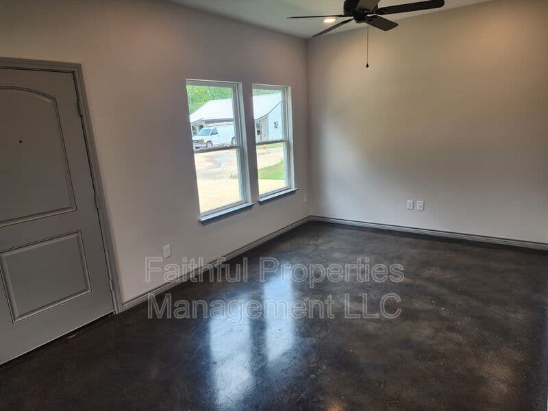Troup Condo: 407 North Logan Lane - A