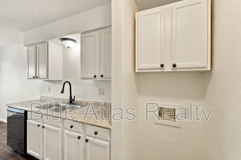 Haltom City Condo: 5104 Herrick Court