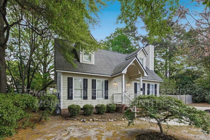 Fayetteville House: 2130 Hull Rd.